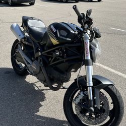 2009 Ducati Monster 696