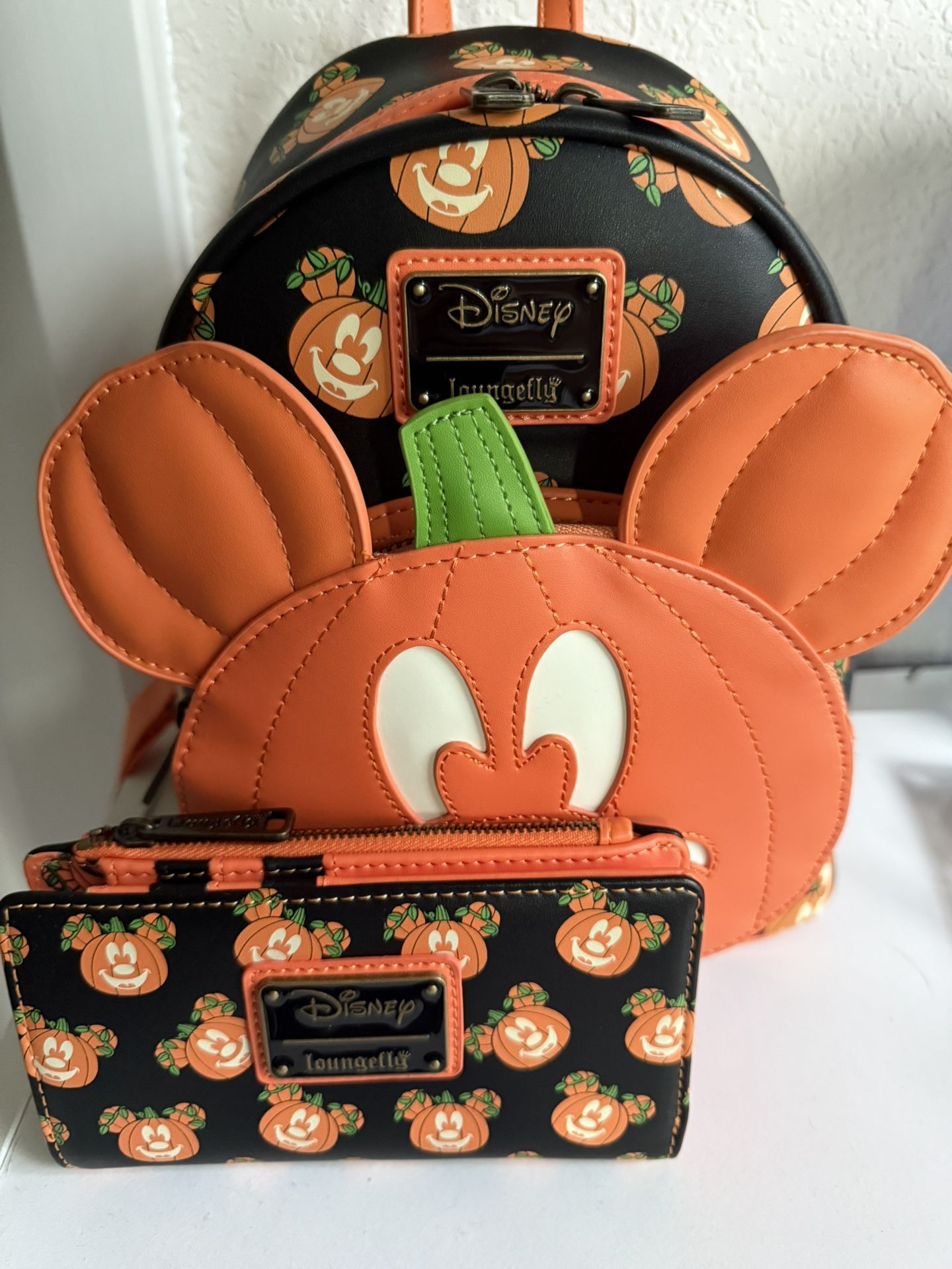 Loungefly Pumpkin Mikey Mini Back W/ Matching Wallet