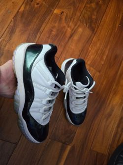 jordan emerald 11s