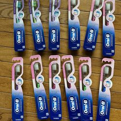 Lot of 12 toothbrush