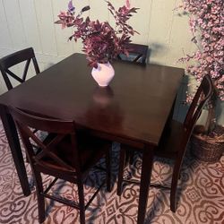 Table With Chairs (Mesa De Madera Con Sillas 4)