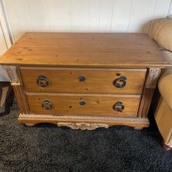 TV / 2 Dresser Drawers