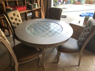 Dining table seats 4 - NEEDS TLC