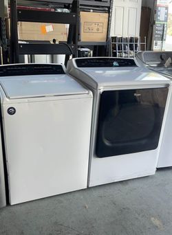 Whirlpool Cabrio Washer & Gas Dryer Set 