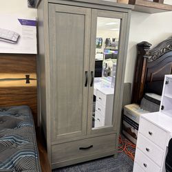 High Quality Closet/ Storage Space/ Hanger Space/ Customizable in Size, Style and Color - SAME DAY DELIVERY