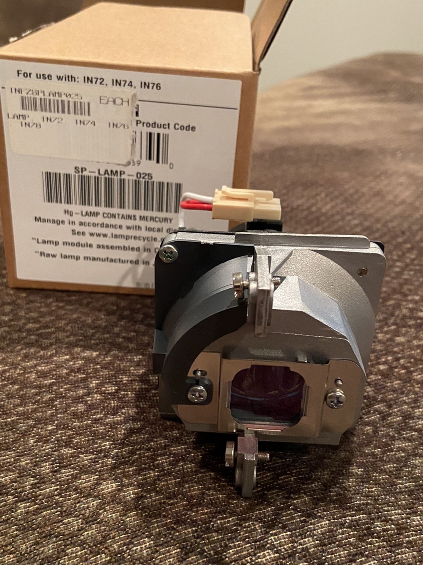 New In Box Projector Relplacement Lamp SP-LAMP-025