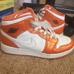 Air Jordan 1 Mid SE (GS)
