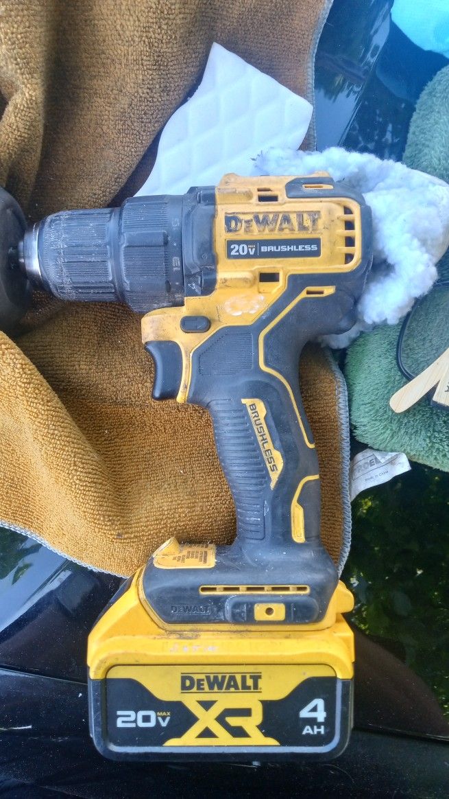 DeWalt Drill With Battery 