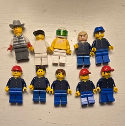 10 Lego Minifigures