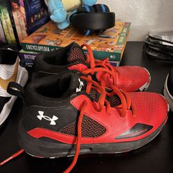 Underarmor Basketball Shoes Size 3 Youth 