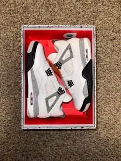 Jordan 4 White cement 2025 Size 8.5