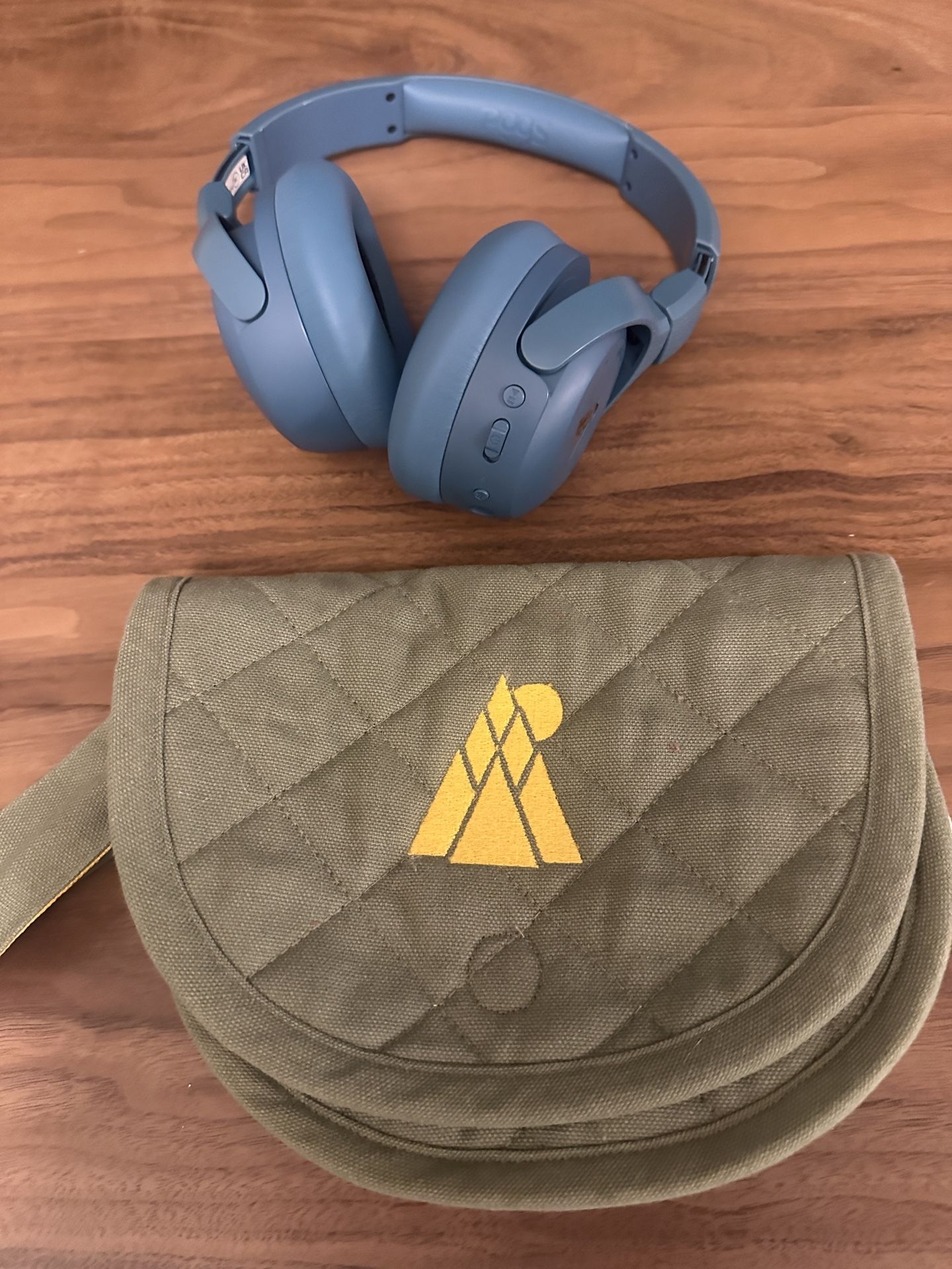 POGS Kids Turtle Headphones (Bluetooth) And Kangaroo Case