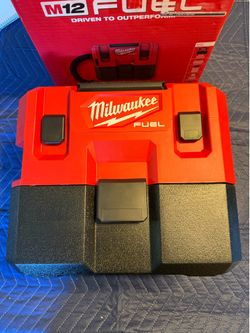 Milwaukees M12 FUEL Wet/Dry Vacuum