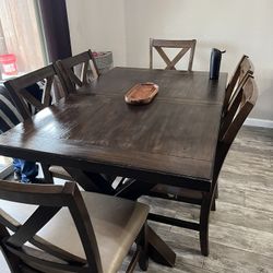 Table For 6 And Has Butterfly Leaf Seats 8 