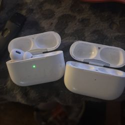 Air Pods - One Working AirPod (two Cases) 