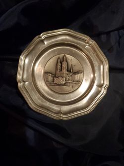 VINTAGE ZURICH GROSSMUNSTER HAND HAMMERED ALUMINUM PLATE SIGG SIGAL SWITZERLAND
