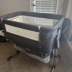 Gently Used Bedside Sleeper / Bassinet