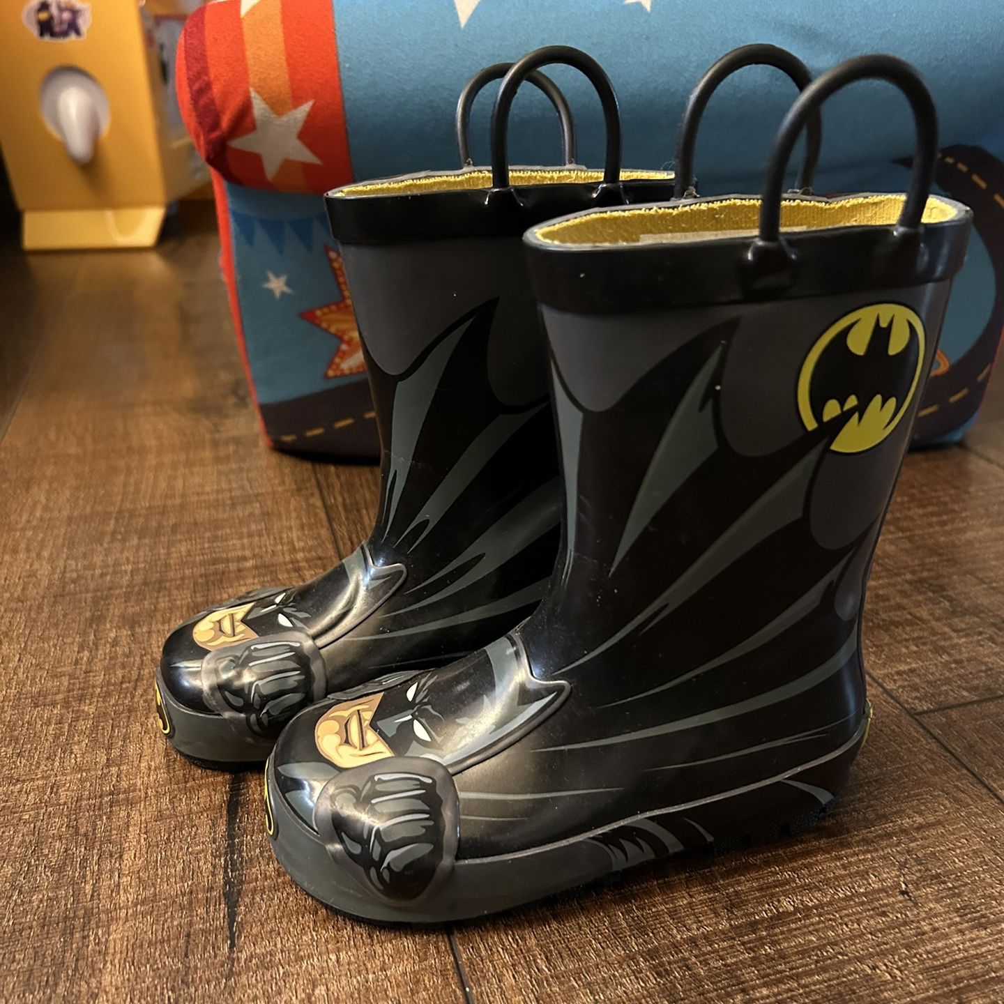 Toddler Rain Boots  US 9 - Batman