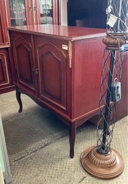 Accent Cabinet Buffet Table / TV Stand