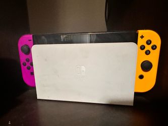 Nintendo switch w/multiple controllers