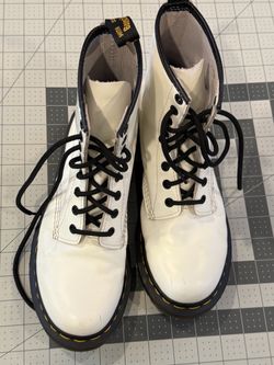 Dr. Martens White Leather Lace-Up Boots size 8