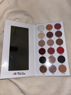Eyeshadow palette