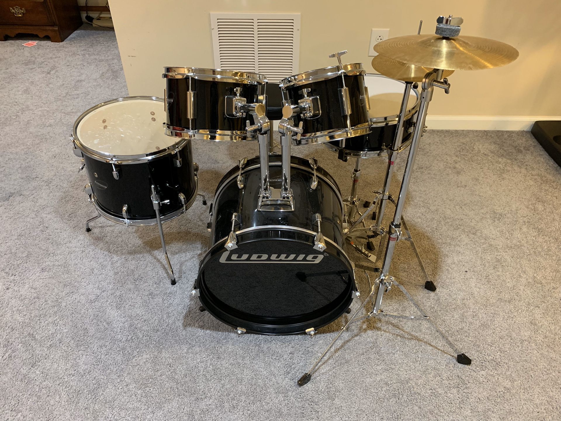 Fully assembled youth drum set