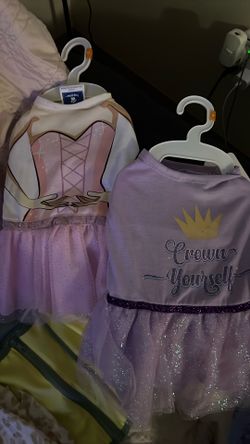 Girl Dog Clothes Sz. Med  19pc