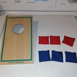 Small desktop cornhole board