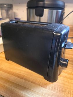 Black 2-Slice Toaster