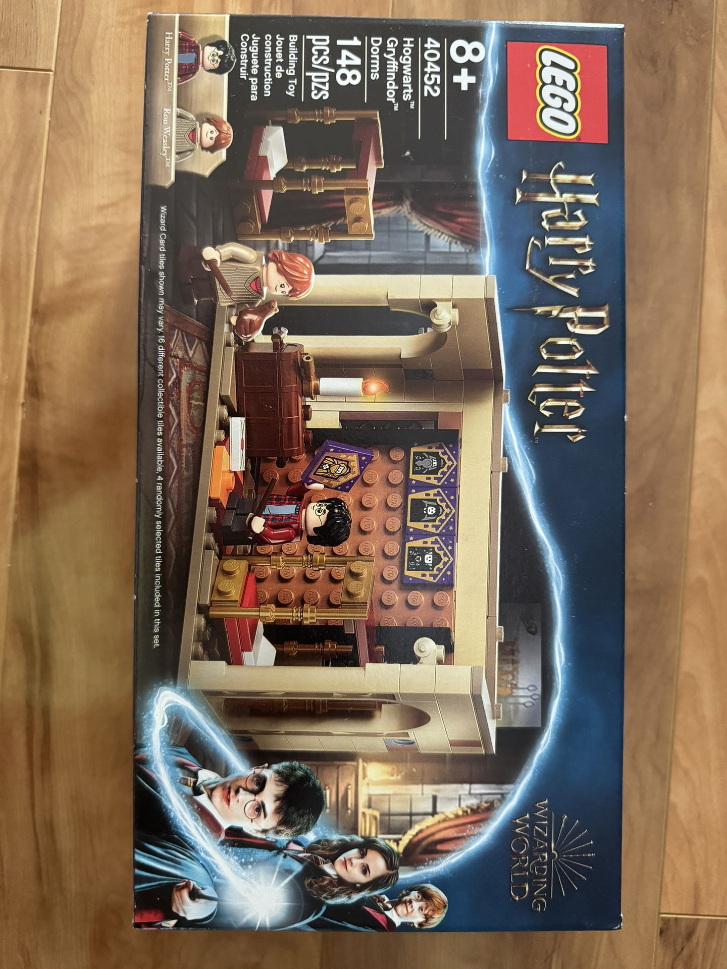 SEALED LEGO Harry Potter: Hogwarts Gryffindor Dorms (40452, Wizards)