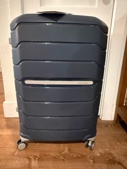 Samsonite 28” Freeform Suitcase