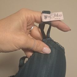 Victoria's Secret Bra 34DD New