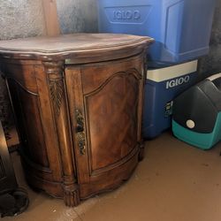 Table... Higher end Wood and beautiful 