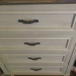 4 Drawer Dresser 