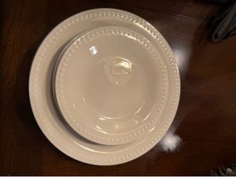 Dinner and salad plates