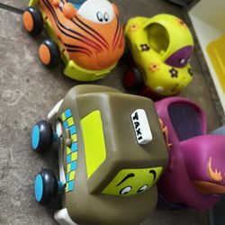 https://offerup.com/redirect/?o=Qi5Ub3lz 4 Pull Back Vehicles