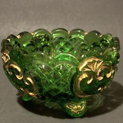 EAPG EMERALD GREEN GLASS BOWL. 4"x2.25". 