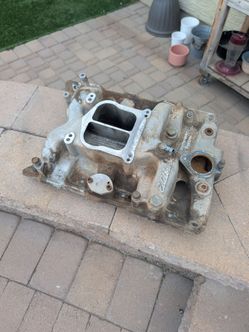 Edelbrock Performer intake for Pontiac 326 to 455