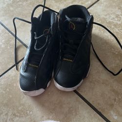 FREE JORDAN 13 SZ 13.5 C