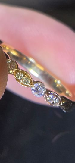 womans 18k gold ring