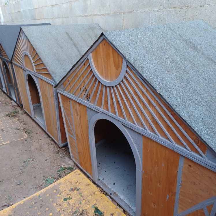 Large Dog House for Sale in Corona, CA OfferUp