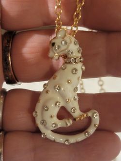 Nice Looking BETSEY JOHNSON LEPORD SWEATER NECKLACE OR BROOCH YELL GOLD TONE.