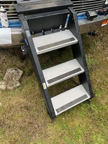 Travel, trailer Foldable steps