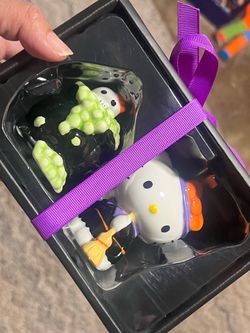 Hello Kitty S&P shakers