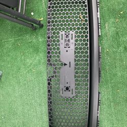 GMC Sierra Grill Parts 