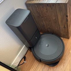 iRobot Roomba i4 EVO Vacuum