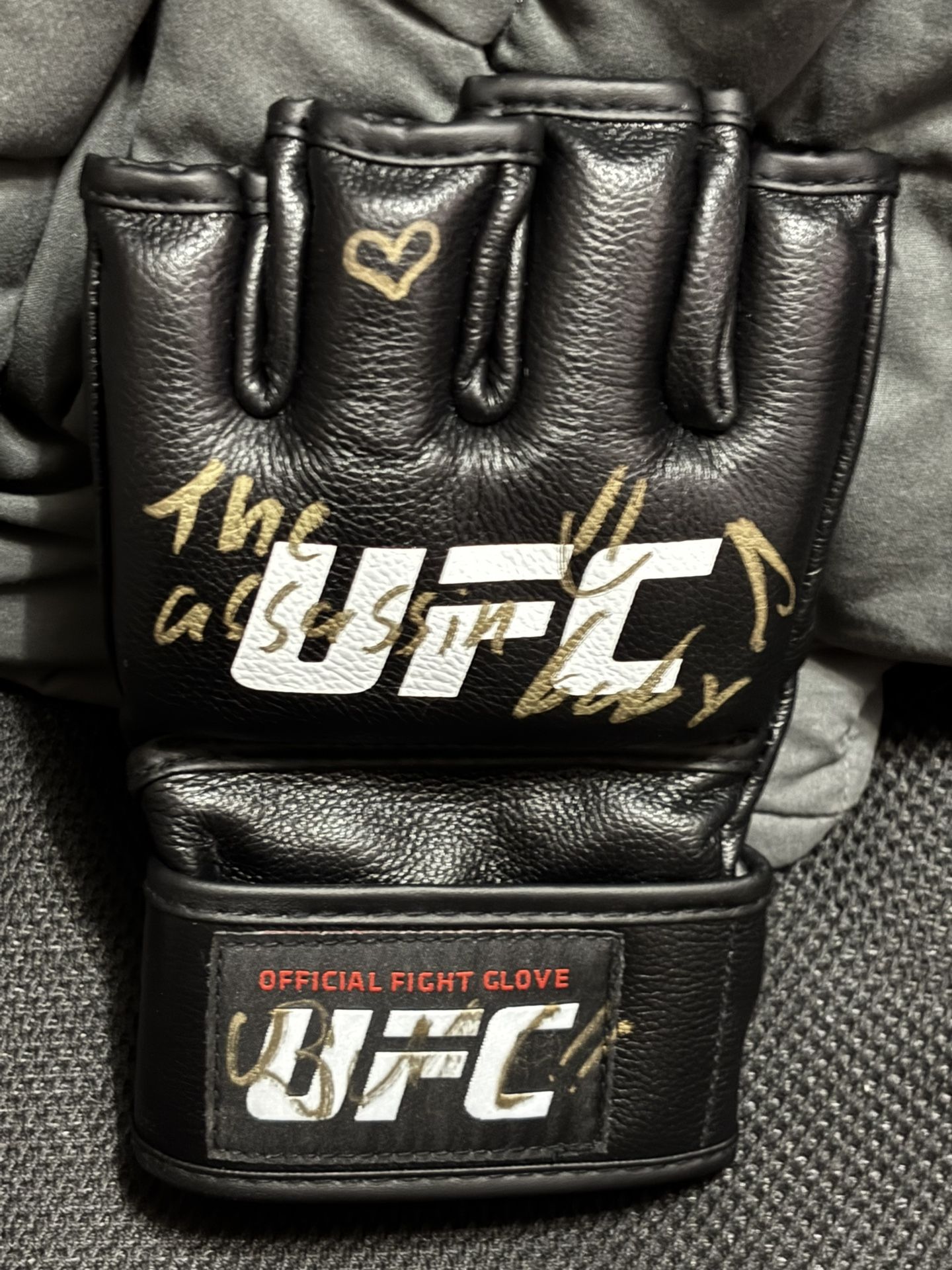 BRANDON MORENO AUTOGRAPH UFC OFFICIAL FIGHT GLOVE JSA COA