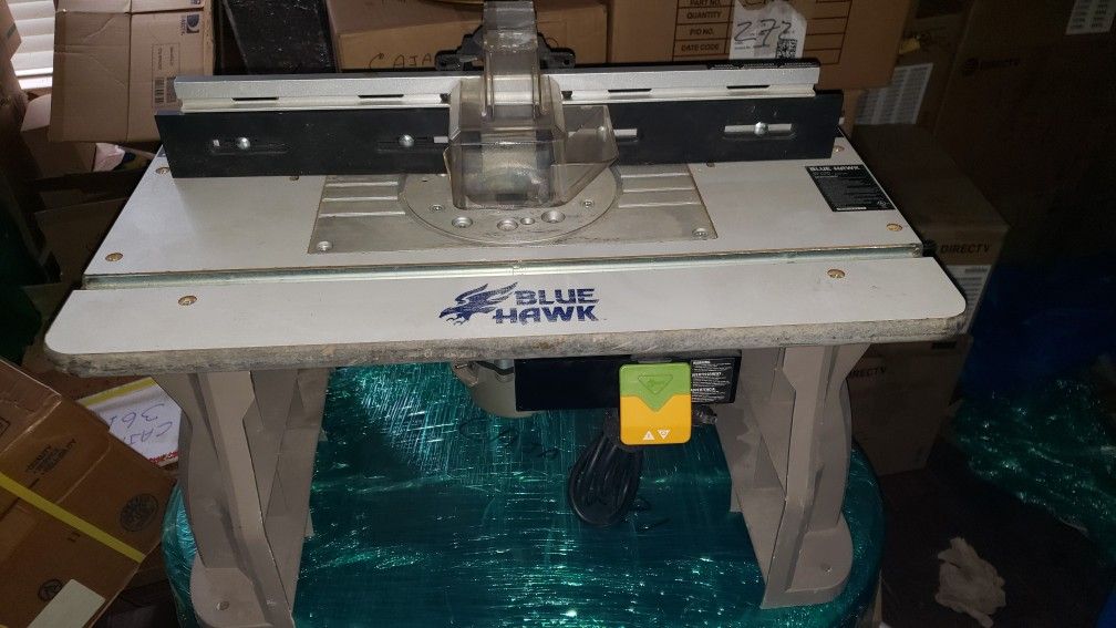 Blue Hawk 11-Amps Adjustable Router Table
