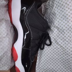 🔥🔥JORDAN 11 LOW BREDS 🔥🔥